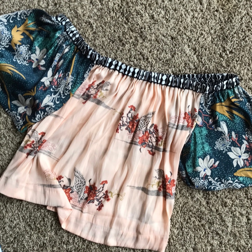 Free People top! In excellent condition